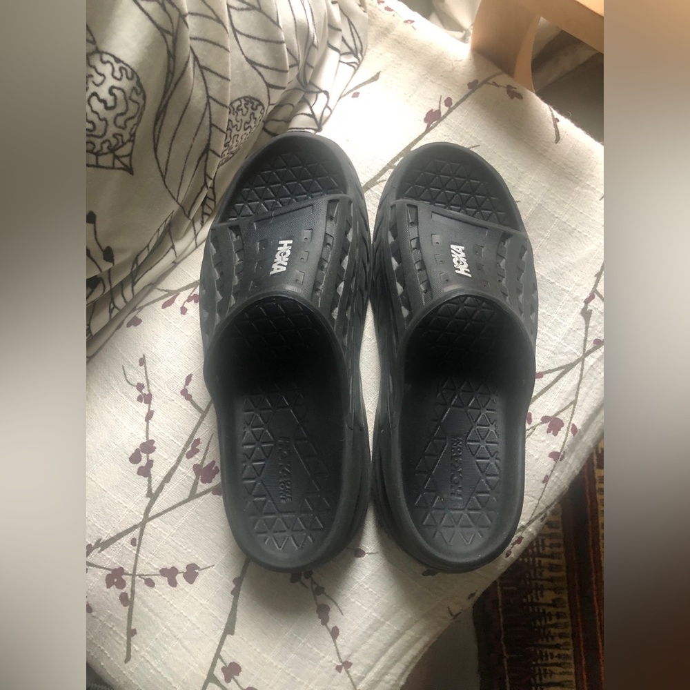 Hoka One One Ora Recovery slides 9